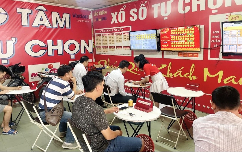 Jackpot Power 6/55 vượt 100 tỷ đồng, thu hút lượng lớn người chơi tham gia